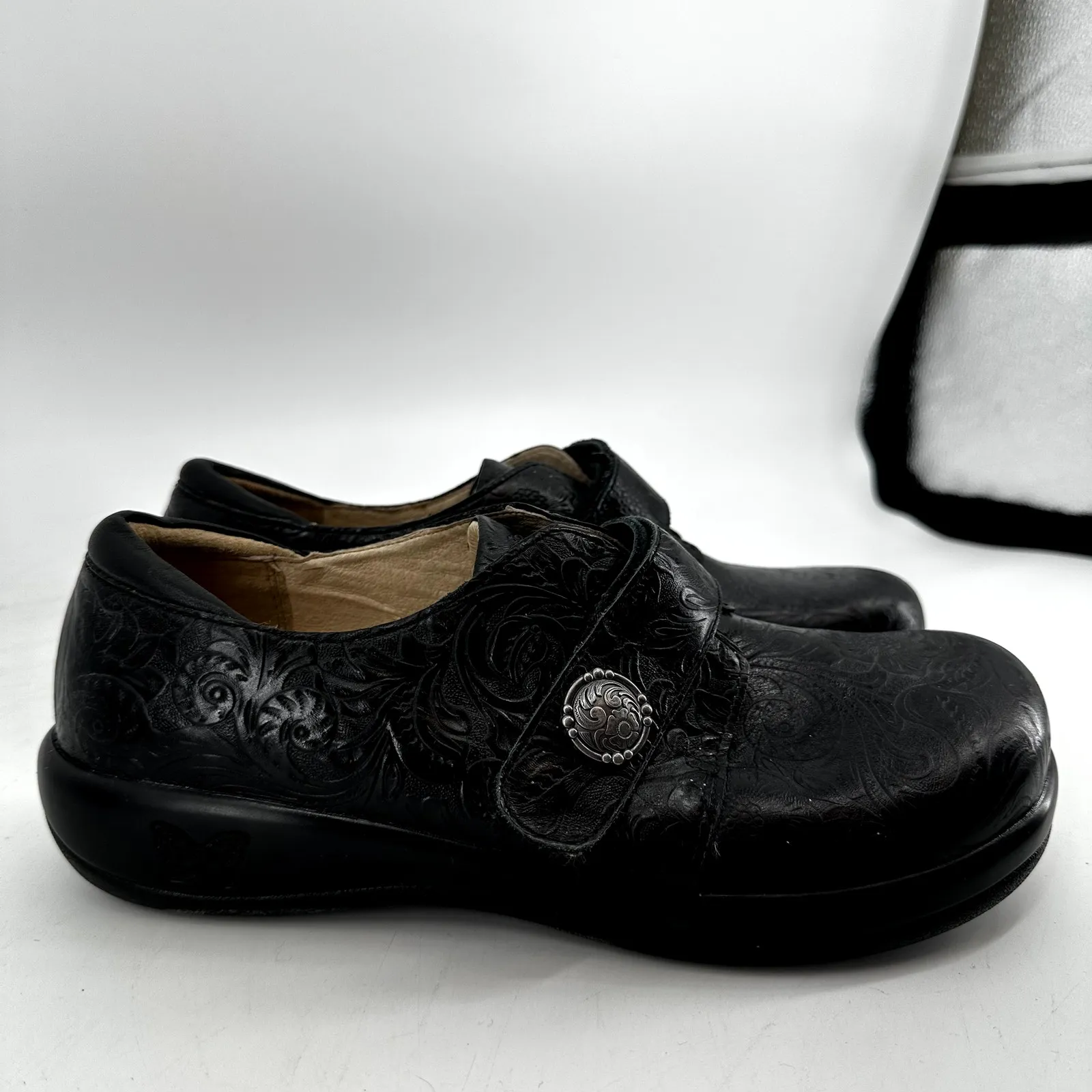 Alegria Joleen Tar Tooled Shoe Leather Slip-Resistant Hook Loop Black 10 - Image 3
