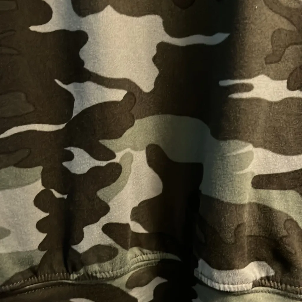 Camouflage designed sweater - Image 2