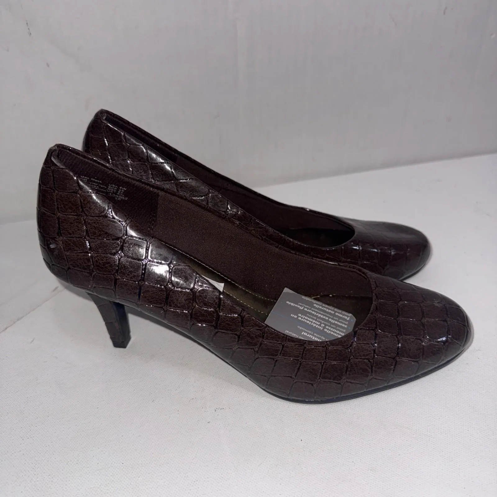 Comfort Plus By Predictions Slip On Croc Embossed VEGAN Pumps Heels Size 8W New - Image 9