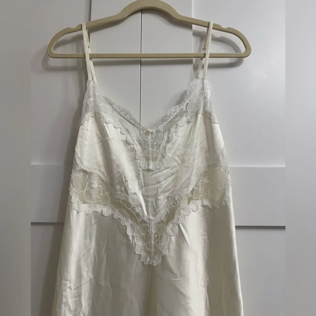 Skims Woven Shine Lace Long Dress in Ivory, Size Large - Image 2