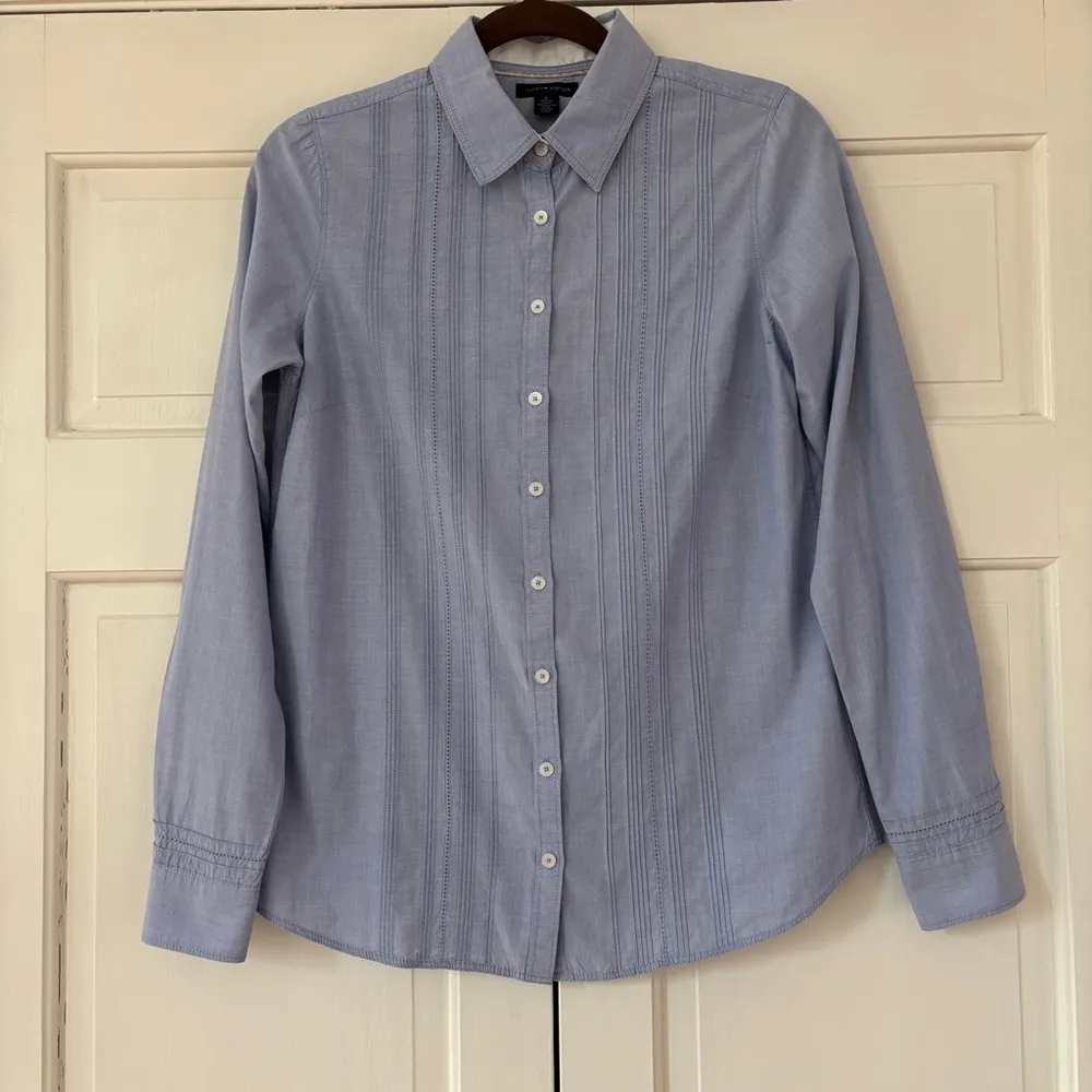 Tommy Hilfiger Women’s Size 6‎ Blue Pintucked Button Down Shirt Blouse Cotton - Image 2
