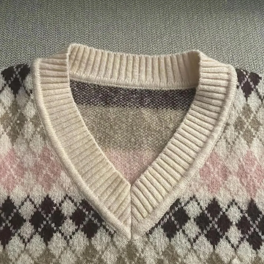 SheIn Pink neutrals Argyle diamond printed sweater vest - Image 2