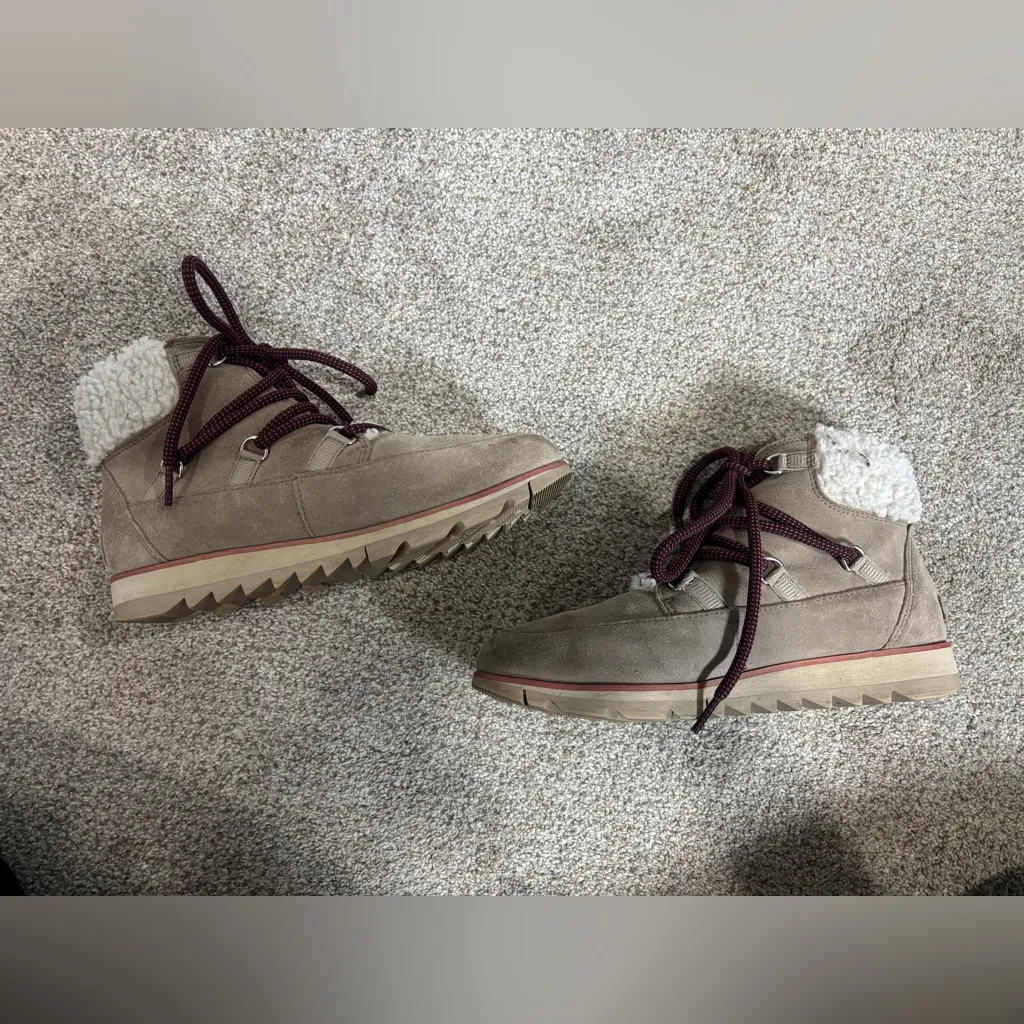 Sorel Harlowe Gray Suede Shearling Lace Cozy Waterproof Winter Booties Women 7.5 - Image 4