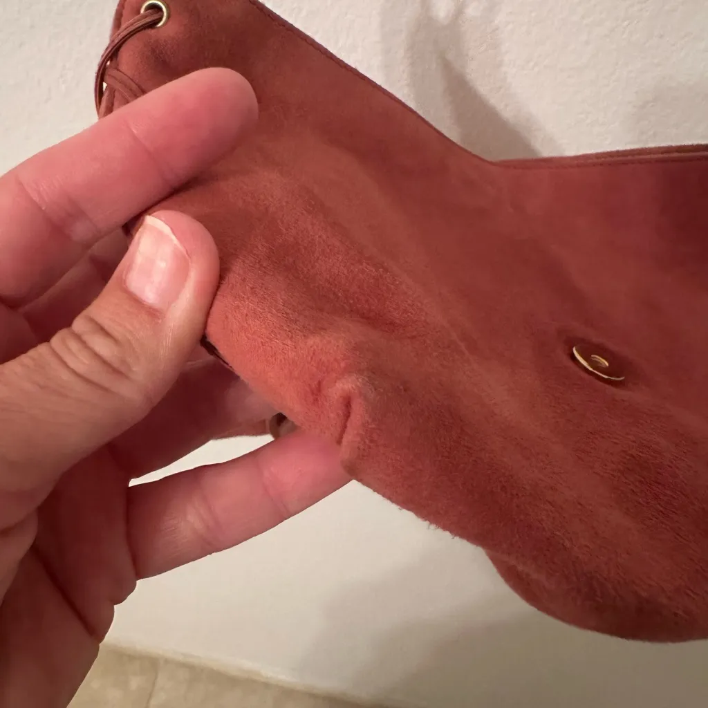 SS 2002 GUCCI by Tom Ford Pink Suede Heart Flap Shoulder Bag - Image 9