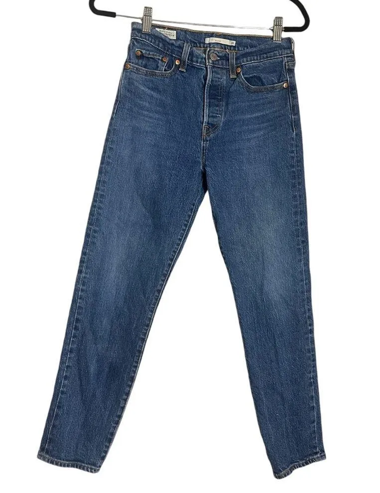 Levi's Premium WEDGIE STRAIGHT FIT WOMEN'S
JEANS BUTTON FLY size 26 - Image 4