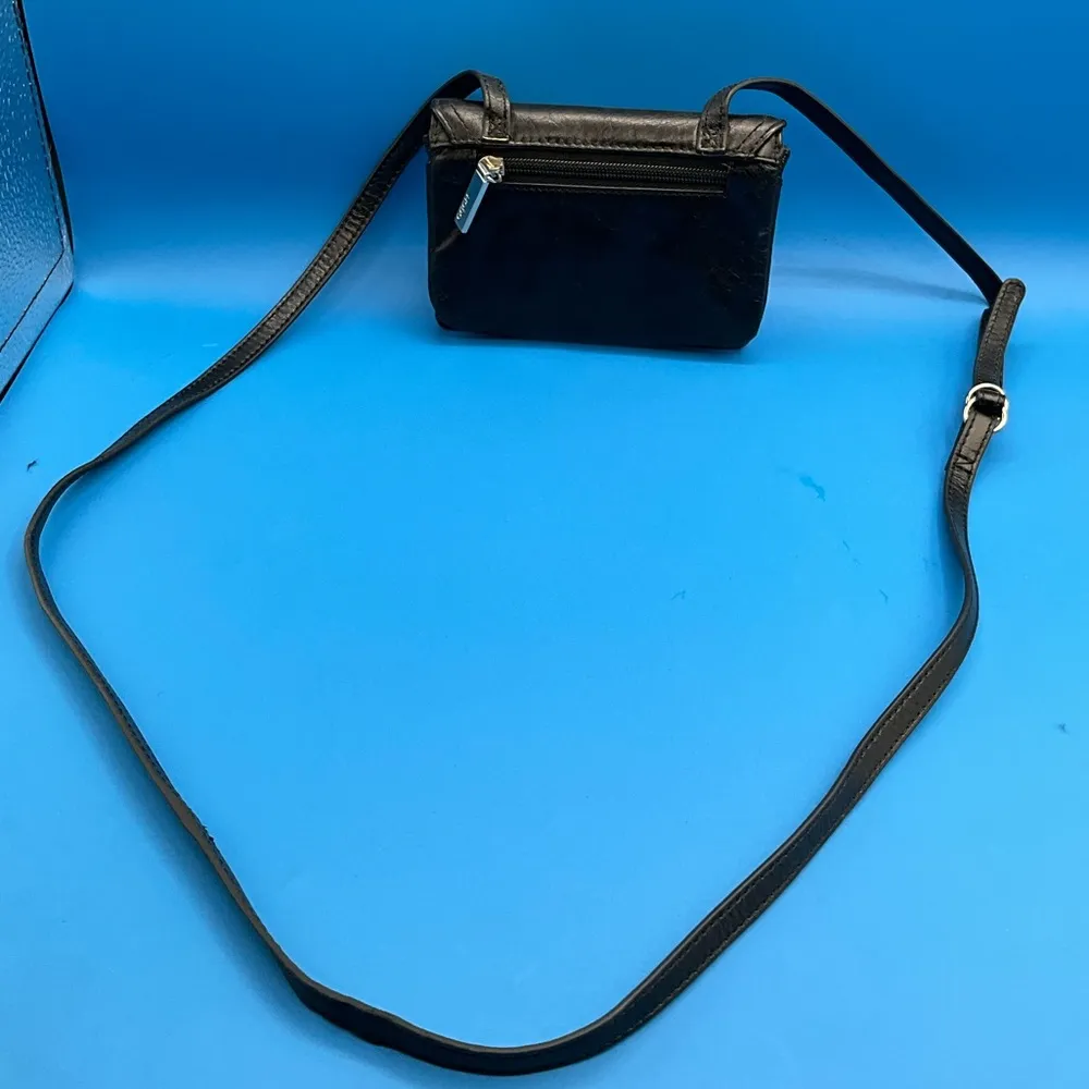 A Very Cool Beautiful Black Leather HOBO International Small Crossbody Handbag - Image 3