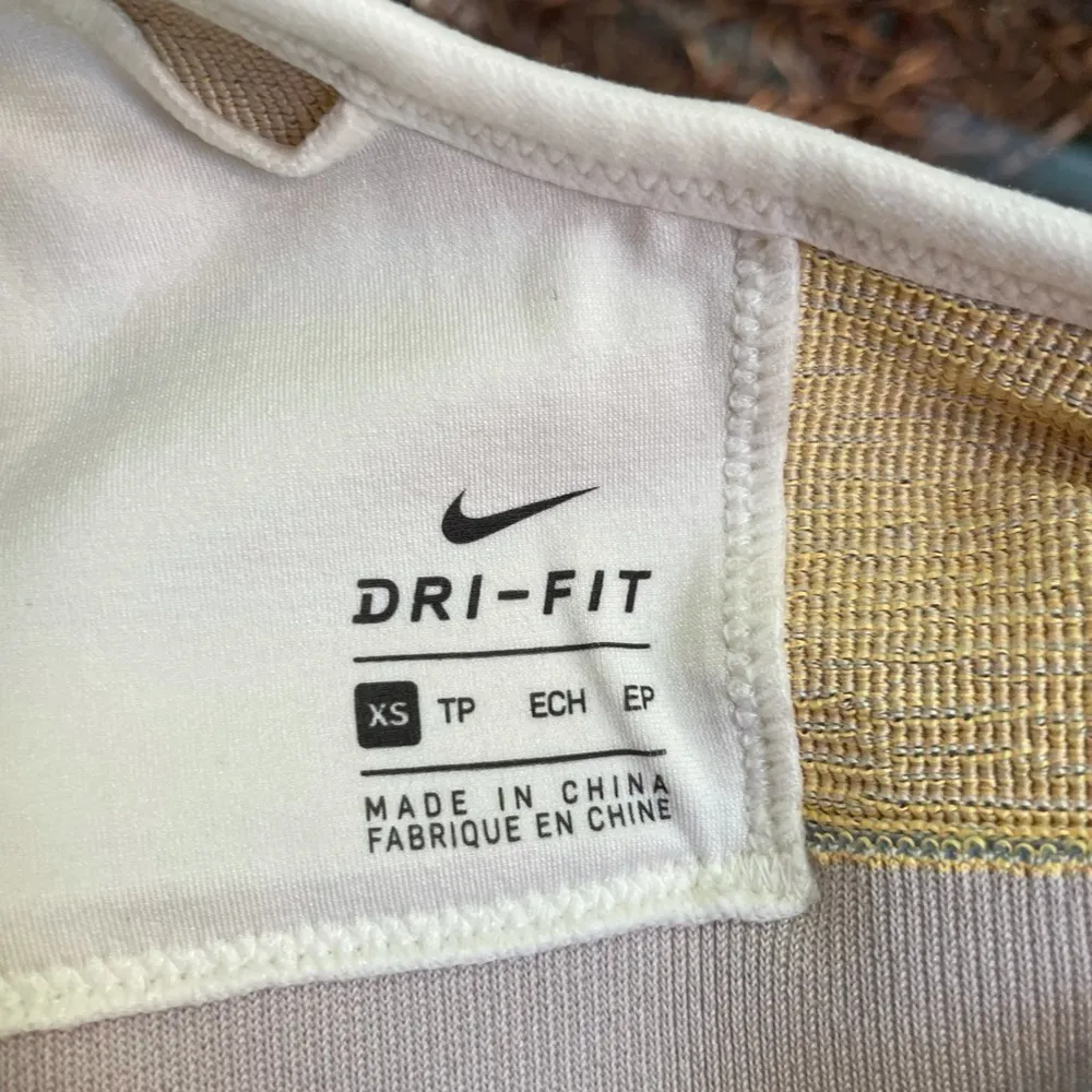 Nike Icon Clash Seamless Sports Bra Yellow Grey‎ XS - Image 6