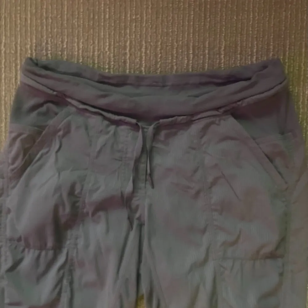 Lululemon dance studio crop gray pants women's size 6 workout yoga gym preppy - Image 5