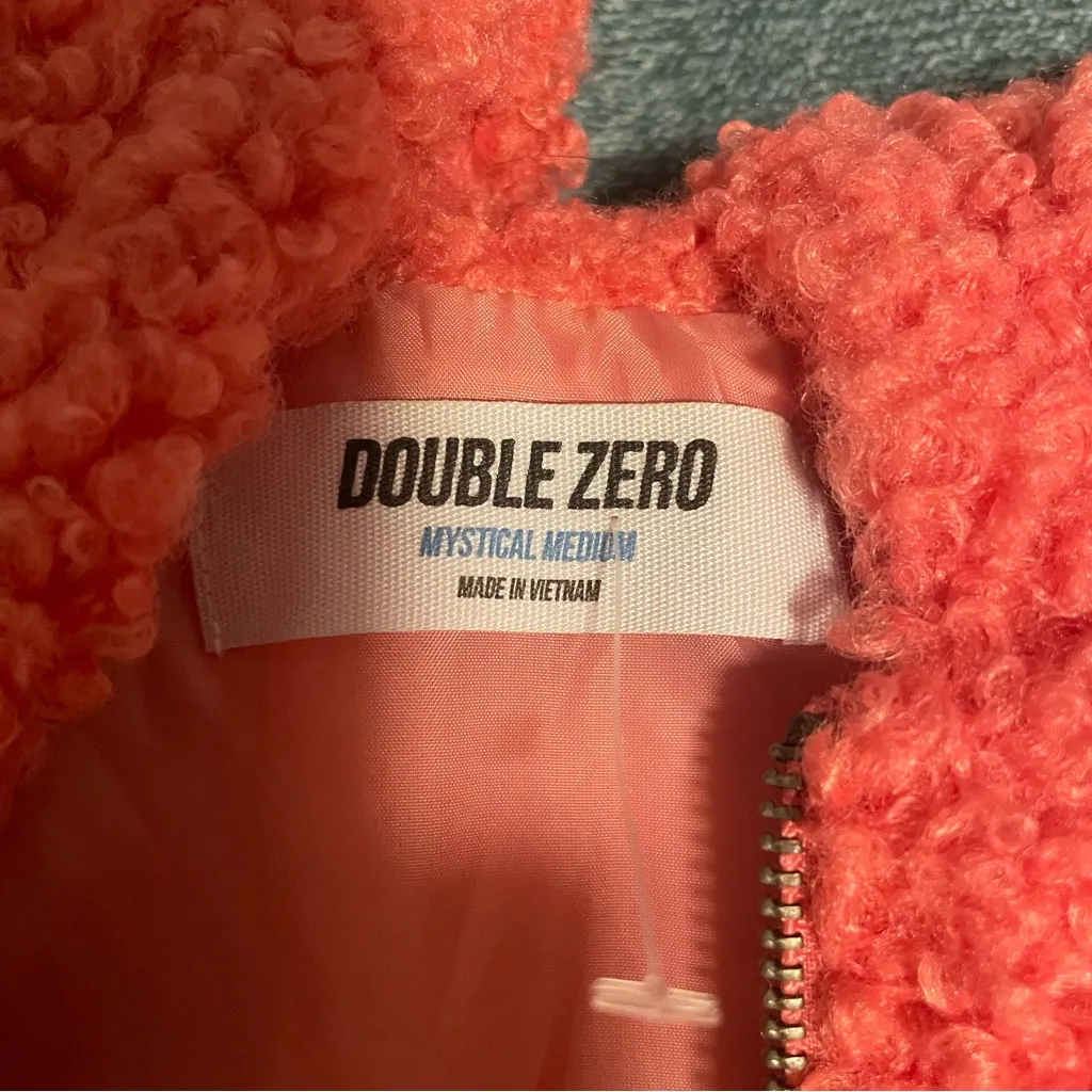 Cozy Coral Sherpa‎ Vest with Hood size Medium Boutique Brand - Image 4