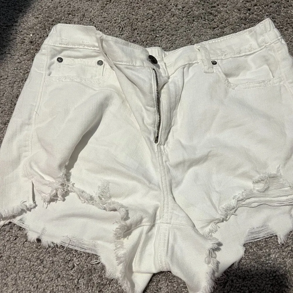 Aerie medium white distressed shorts - Image 4
