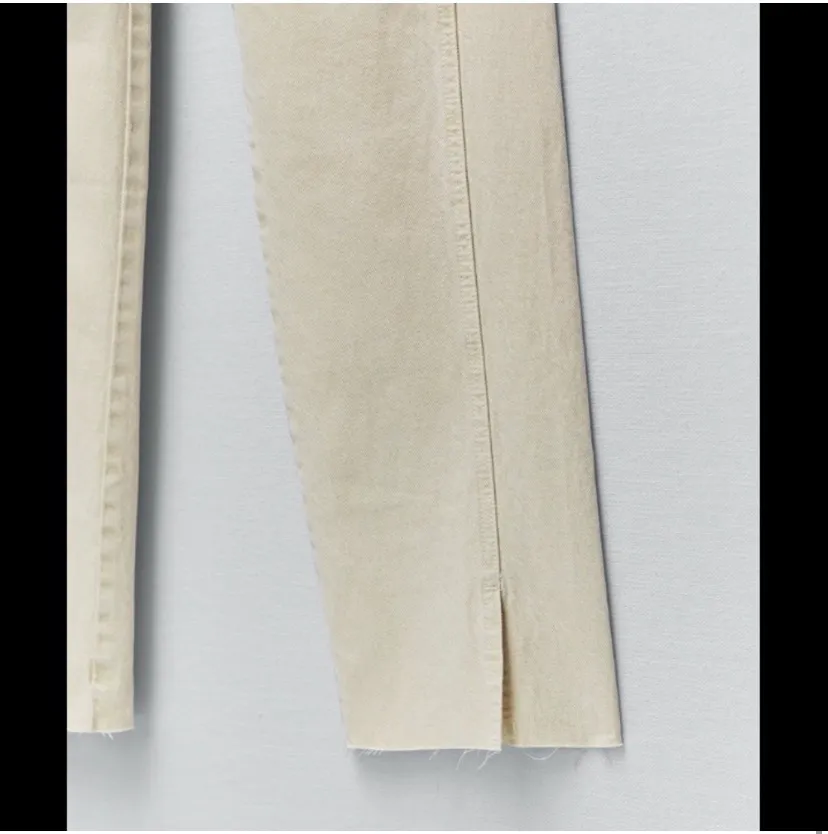 NWT  Z1975 Straight Leg Slit Jeans Ecru - Image 6