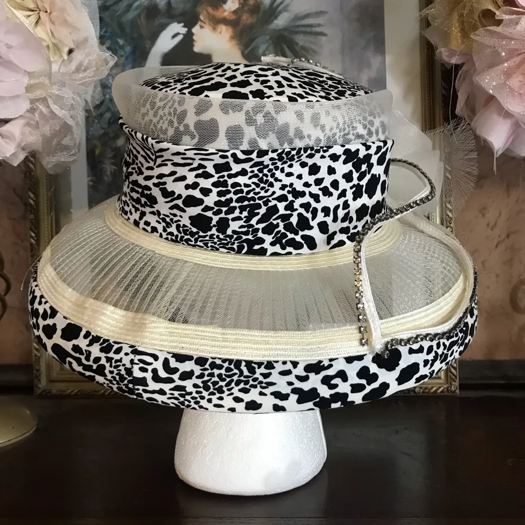 VINTAGE CLARA CLARA BLACK AND CREAM ANIMAL PRINT & TULLE HAT 1980's - Image 6