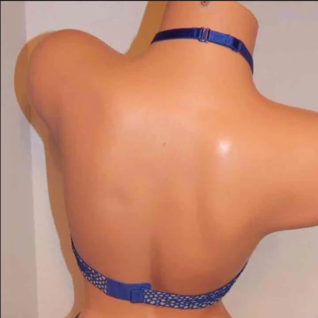 RARE - SALE 🎈NWT 32B VS UNLINED HALTER BRA - Image 4