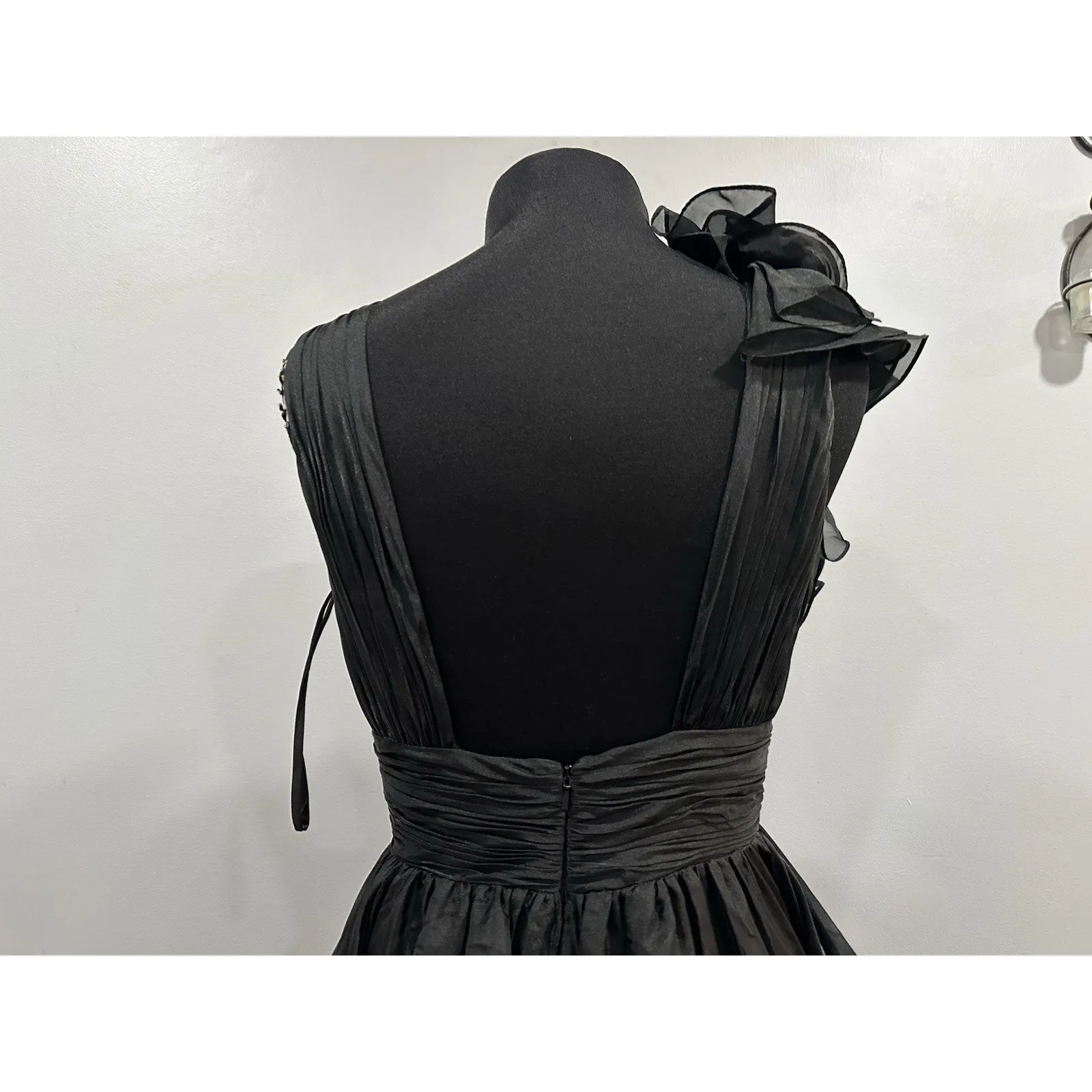 Mac Duggal 48856 Ruffle Detail Ruched Chiffon Ballgown Sz 4 Black - Image 5