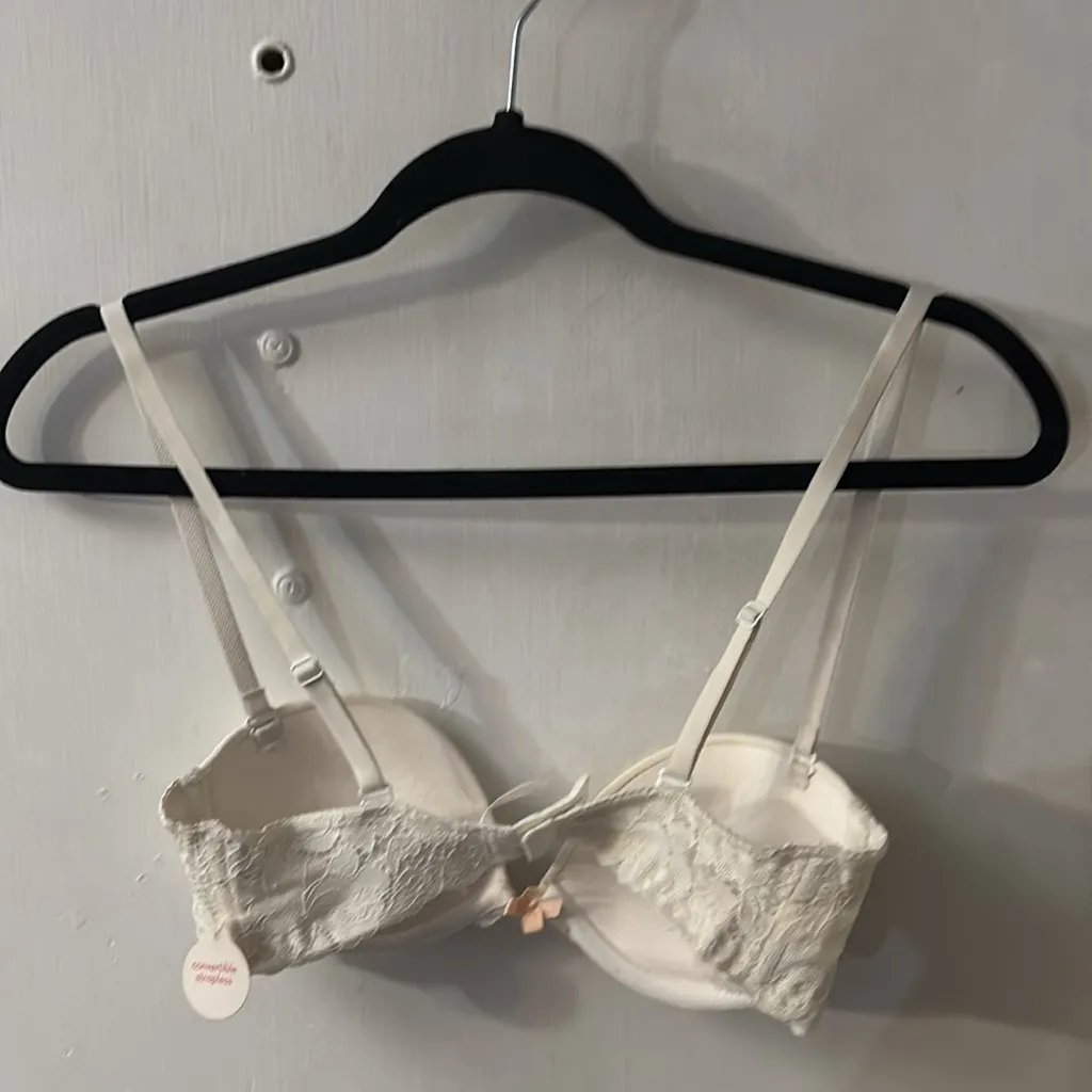 Xhilaration White Bra 32B Lightweight Trainer Classsic Minimalist Twee Comfy NEW - Image 5