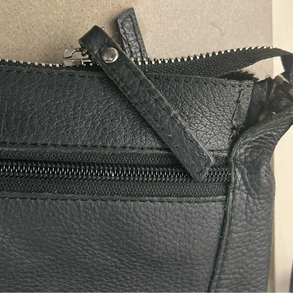 COCHOA Elegant Black Crossbody Bag High End Bag! Has minor wear - Image 5