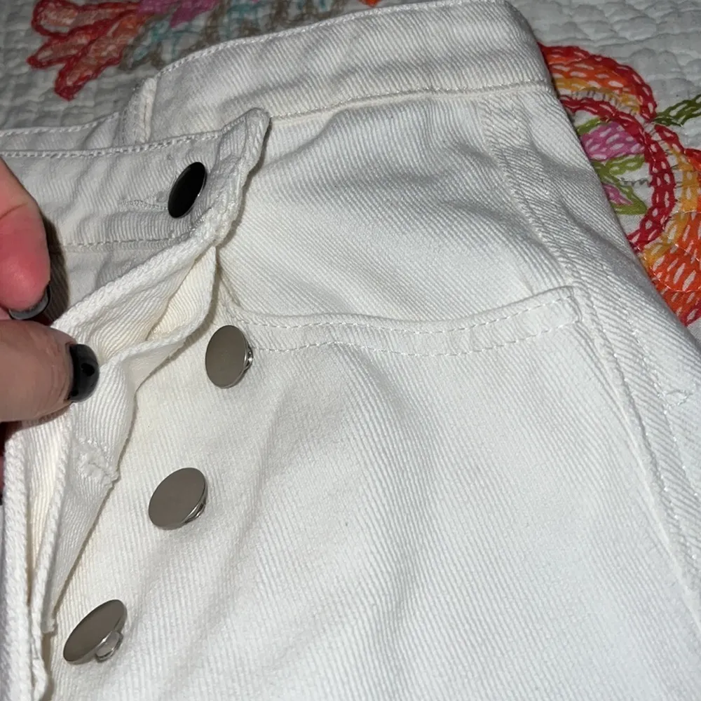 GILLI large womens white mini skirt button up belt loops flat front new - Image 2