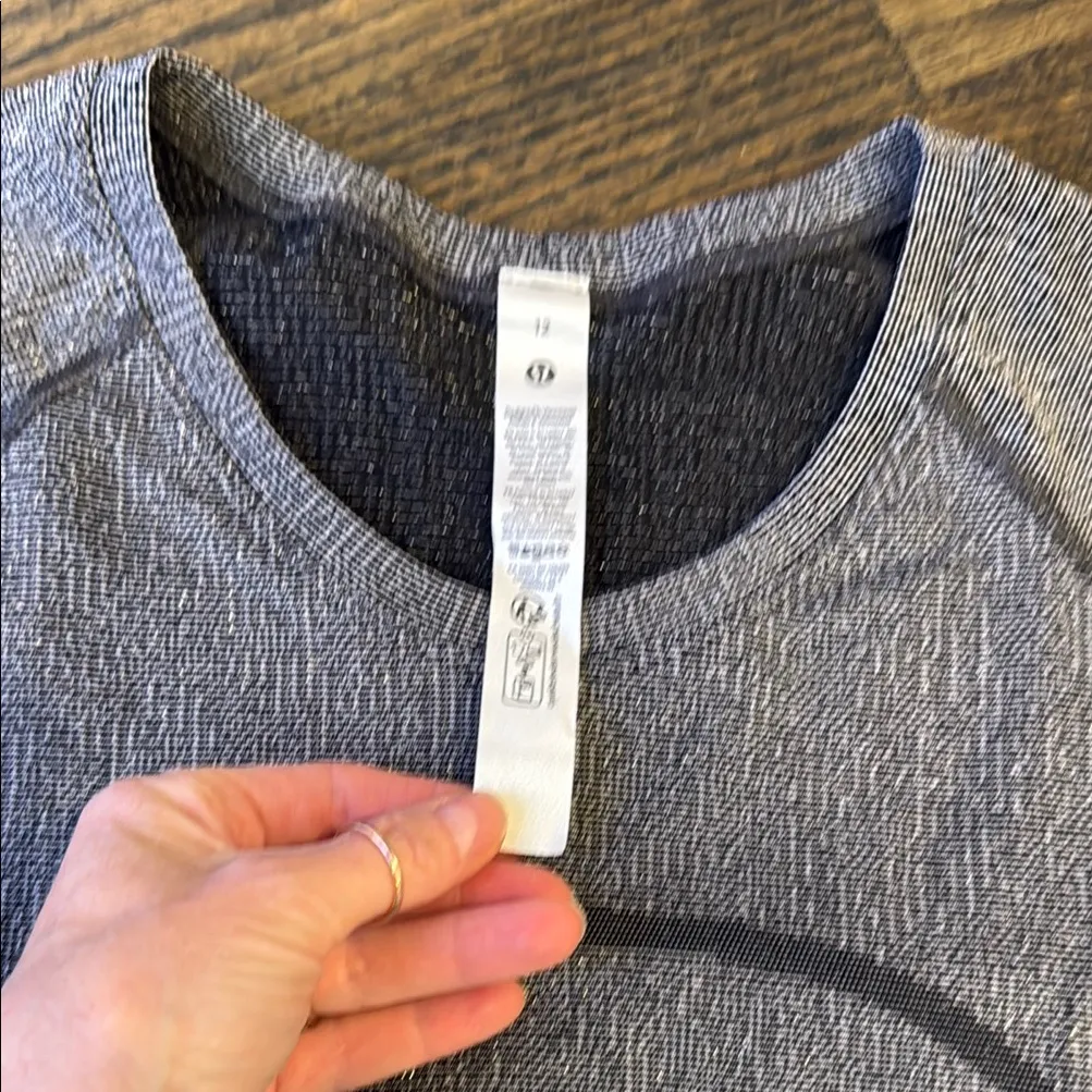 Lululemon Swiftly Tech Long-Sleeve Shirt 2.0 Waist Length Sparkle NWT size 12 - Image 5