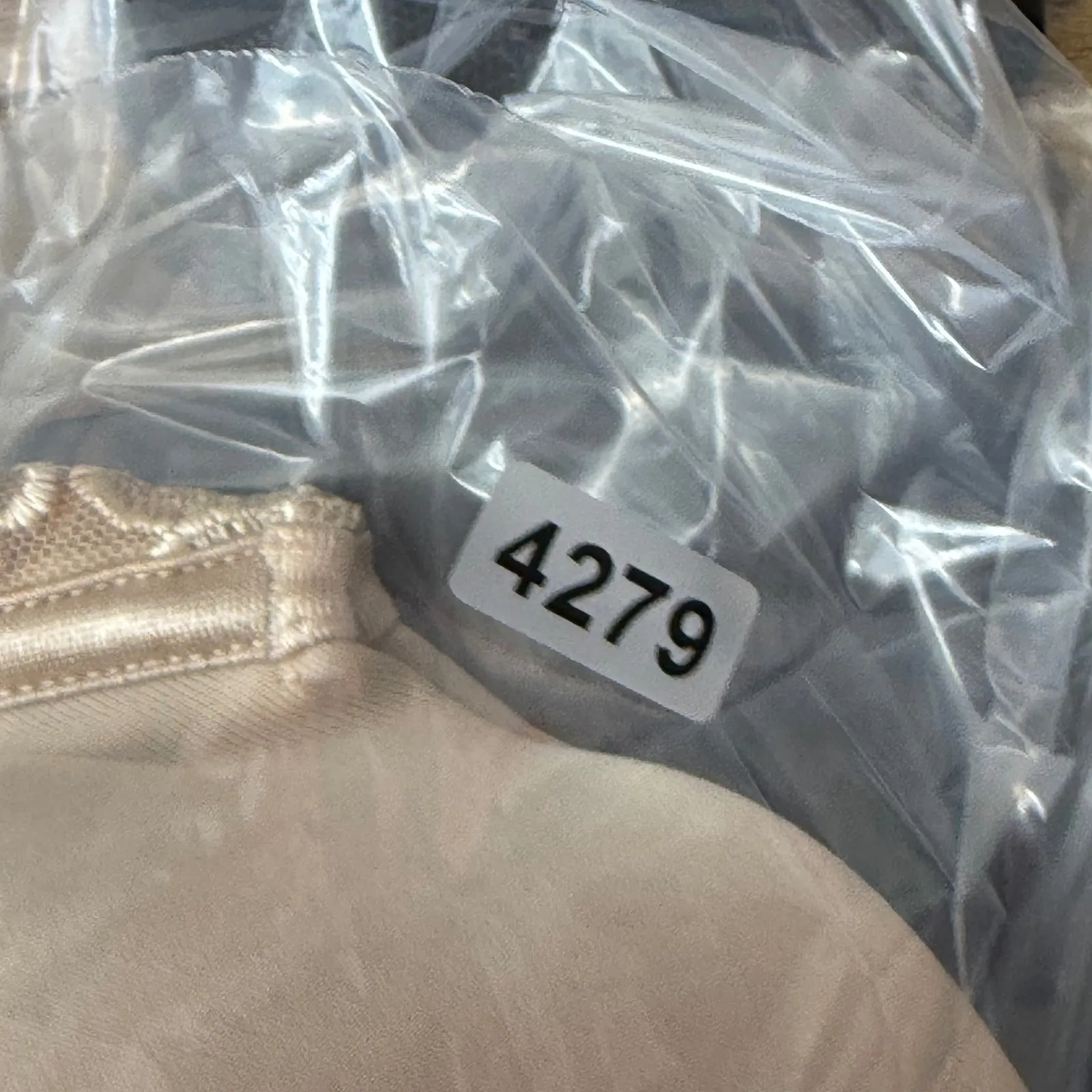 Vanity Fair‎ 76380 Smoothing Minimizer Bra 40DD Beige Wireless Comfort - Image 4