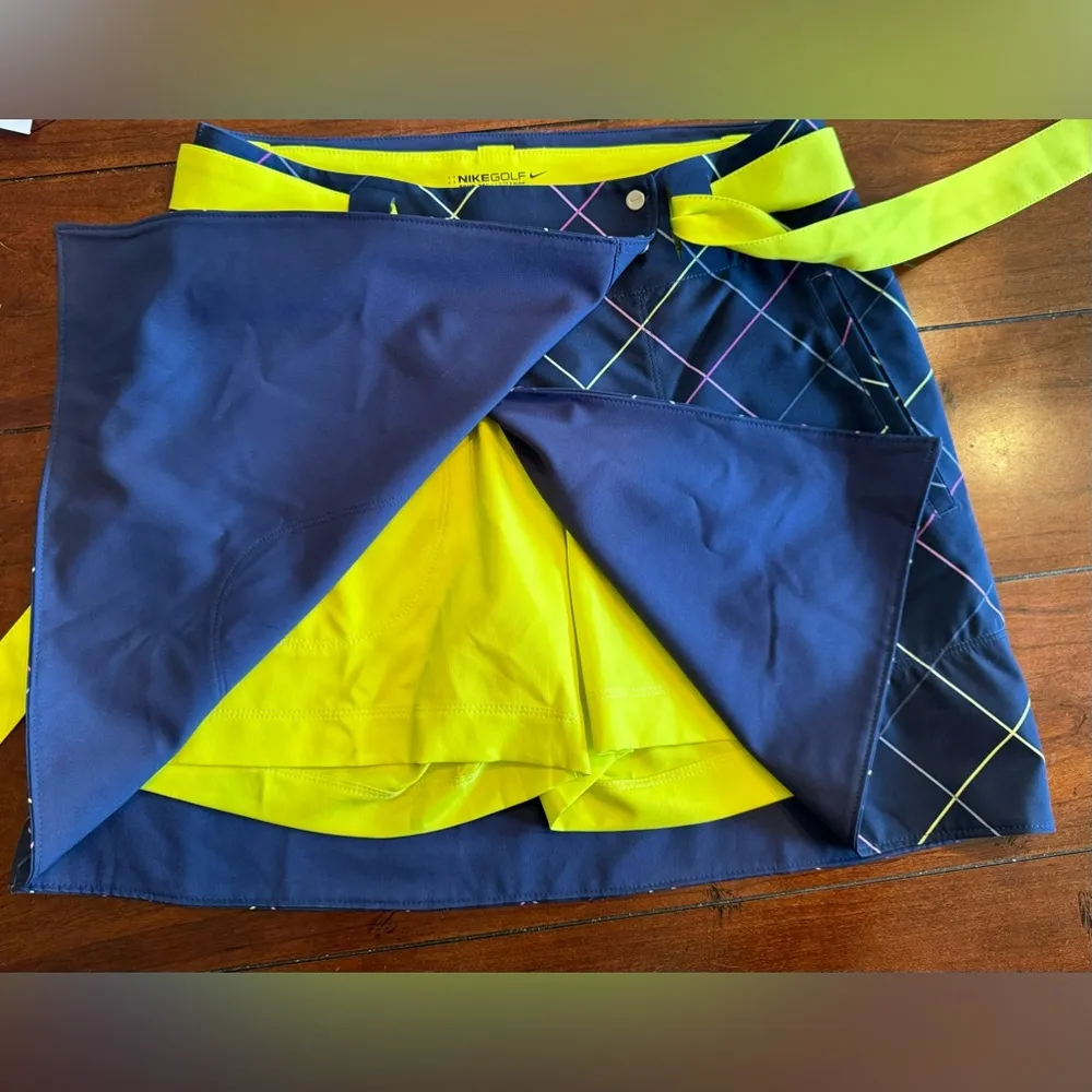 Nike Golf Tour Performance Dri Fit Belted Reversible Skort- Size 4 - Image 3