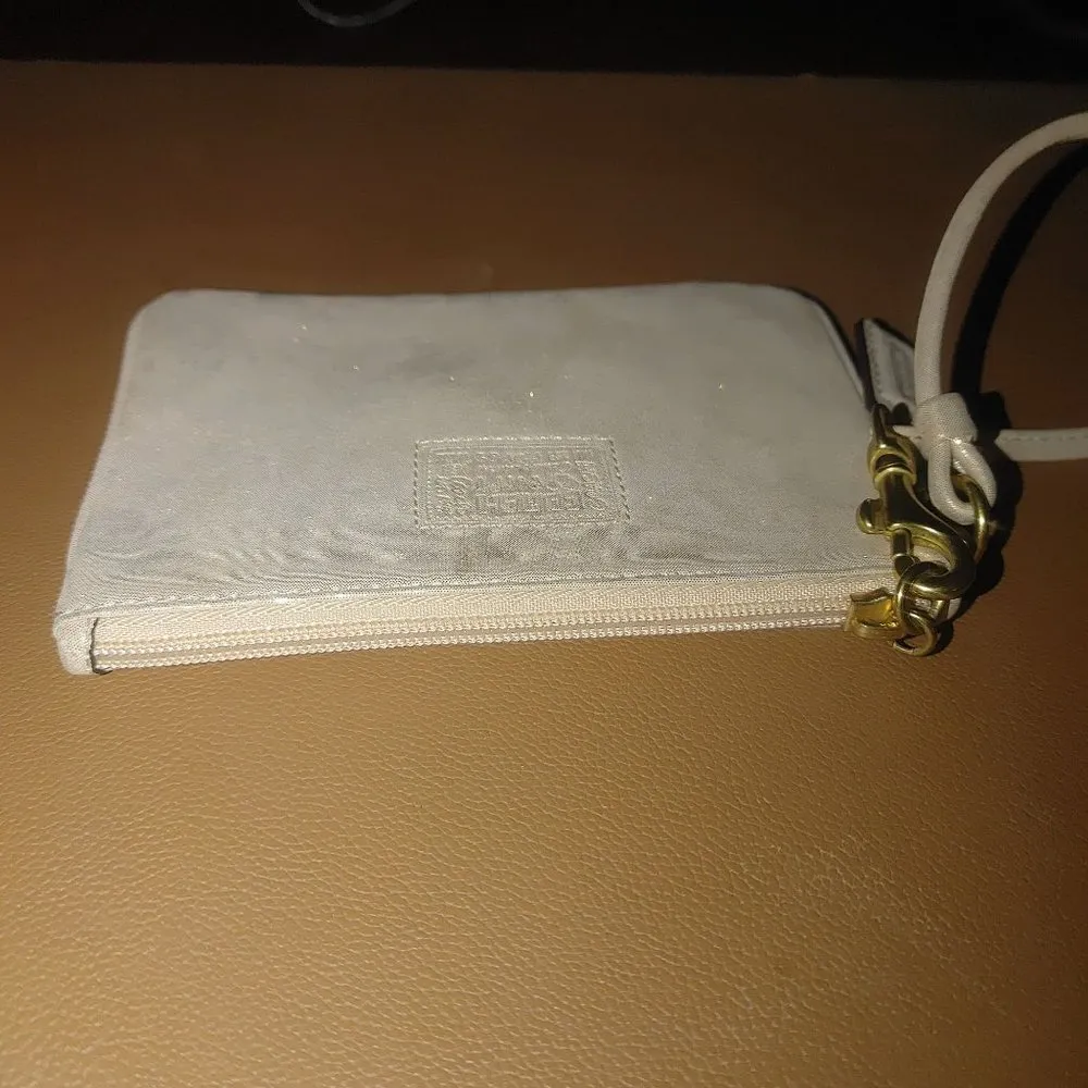 Coach Small Wristlet Pouch In Shimmering Pearl White Leather Hardware Zipper - Image 5