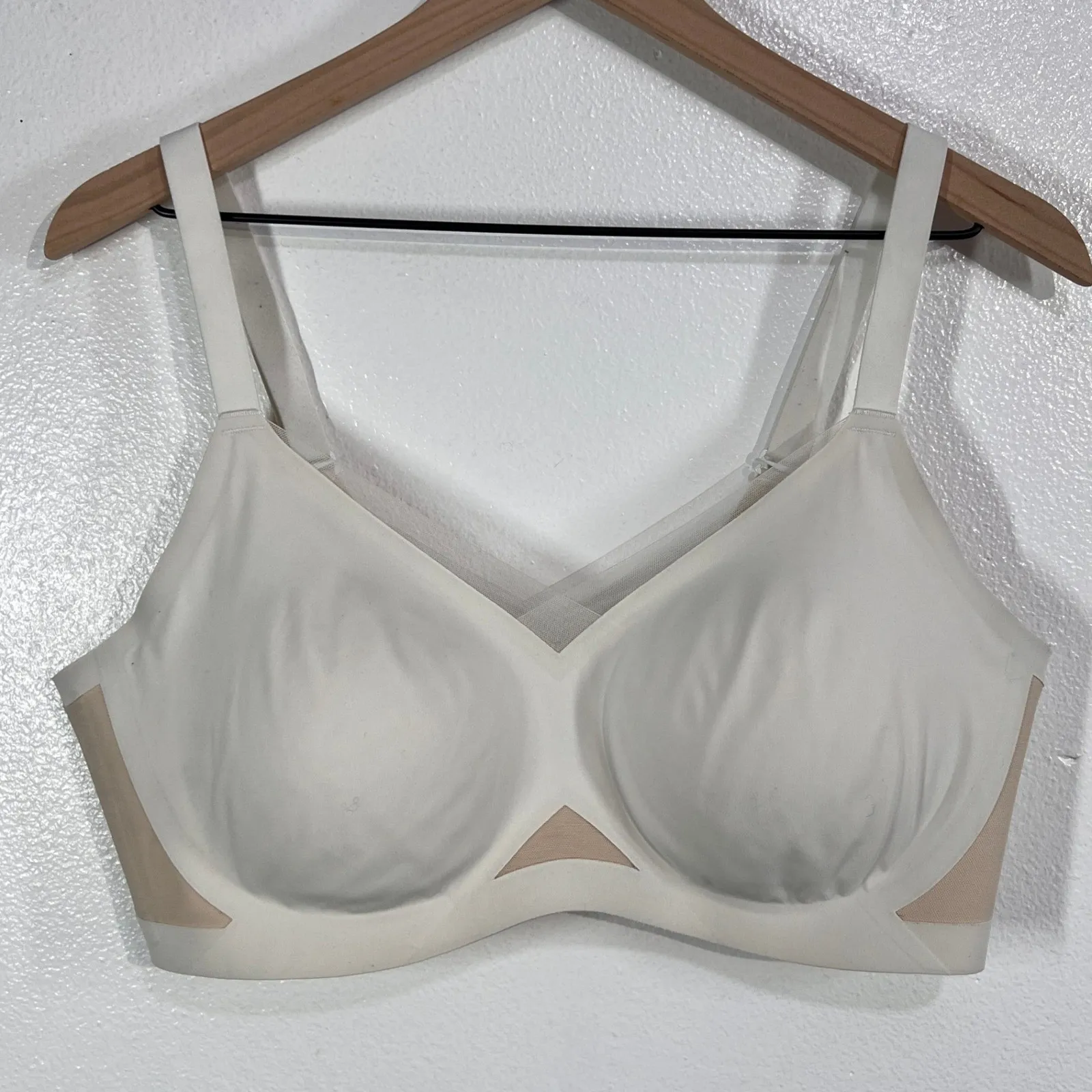 Honeylove Shapewear Bra Womens Medium Nude Beige Supportive Wireless Size 1X White - Image 1