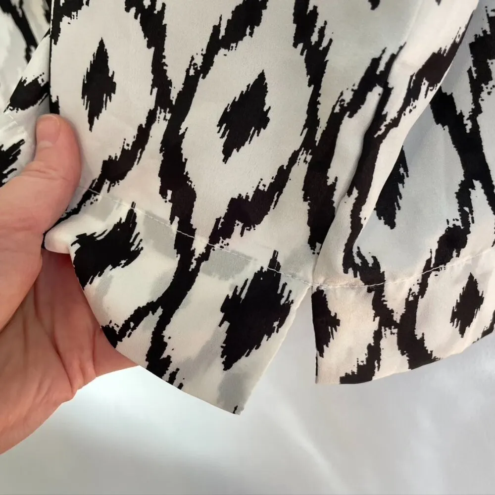 VIOLET CLAIRE Plus Size White ish Black Ikat Boho Short Dolman Sleeve Blouse Top - Image 8