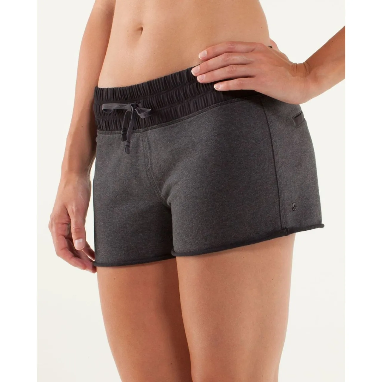 Lululemon Blissed Out Short Size 6 Bordeaux Drama Plum Low Rise 2.5" Gym Cheer - Image 4