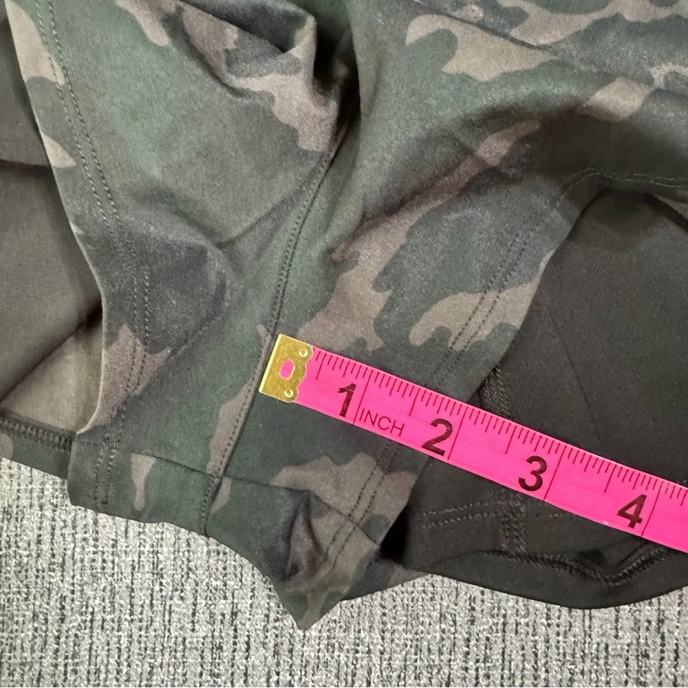 Spanx  Booty Boost Double Layer Black Camo Shorts - Image 14