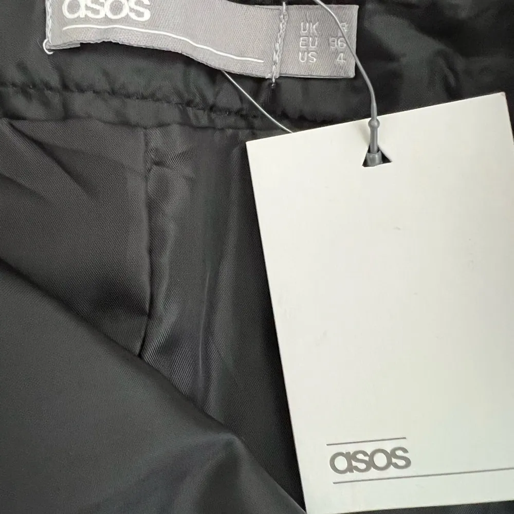 ASOS Elegant Black and Gold Animal Print Skirt size 4 NWT - Image 9