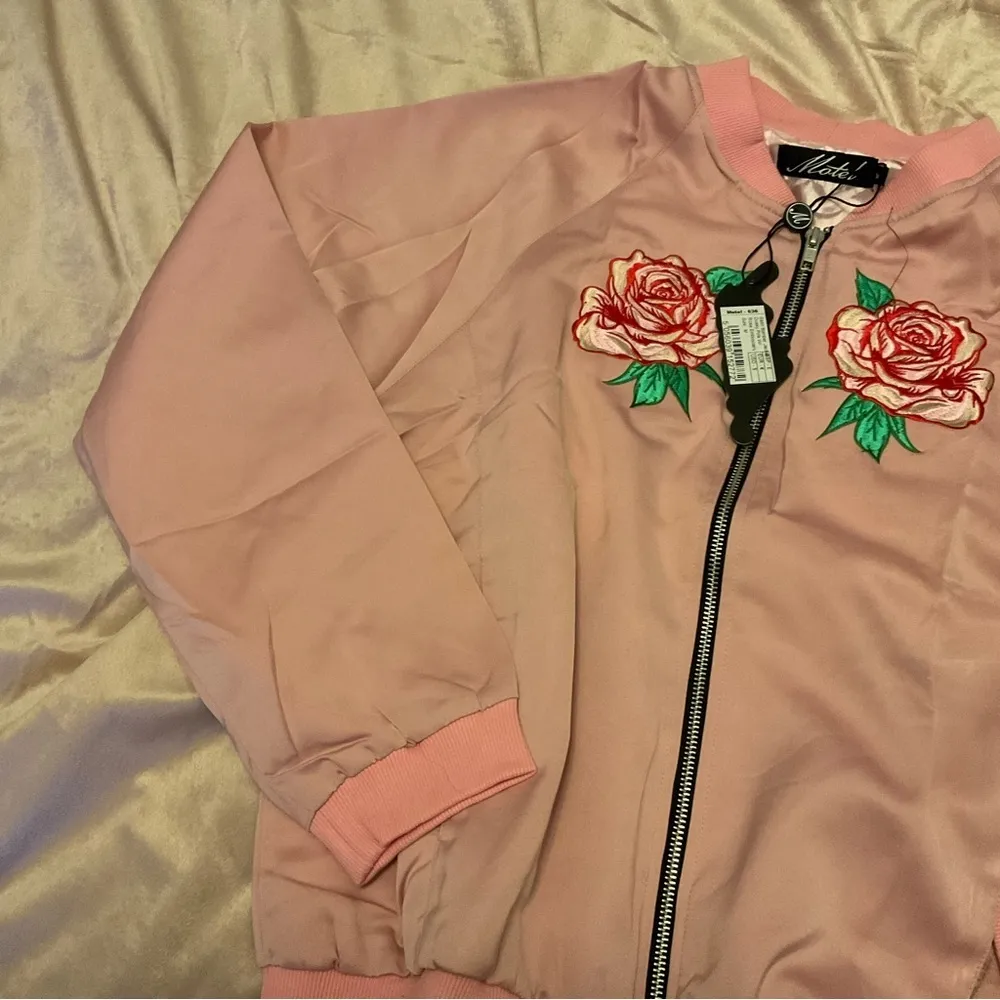 NEW Rose Embroidered Satin Bomber Jacket size medium - Image 7
