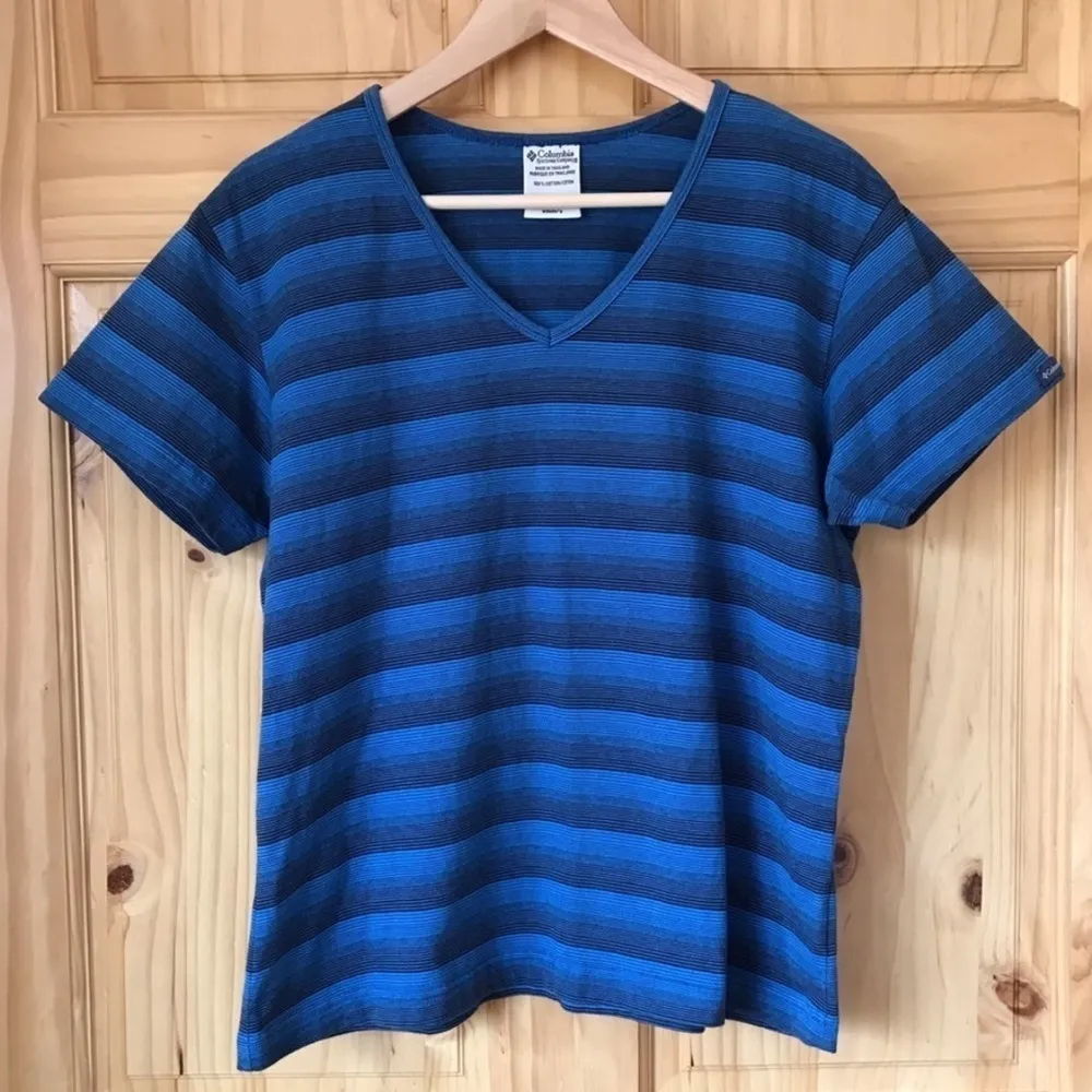 𝅺Columbia Striped Cotton V-Neck athletic performance Tee Women’s Size XL - Image 2