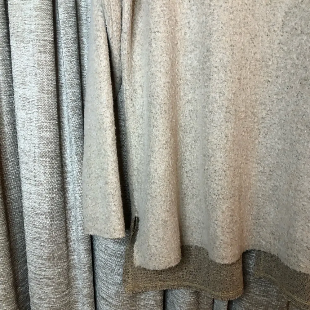 Soft Surroundings Tan Fleece Turtleneck Split Back Sweater Size Extra Small - Image 3