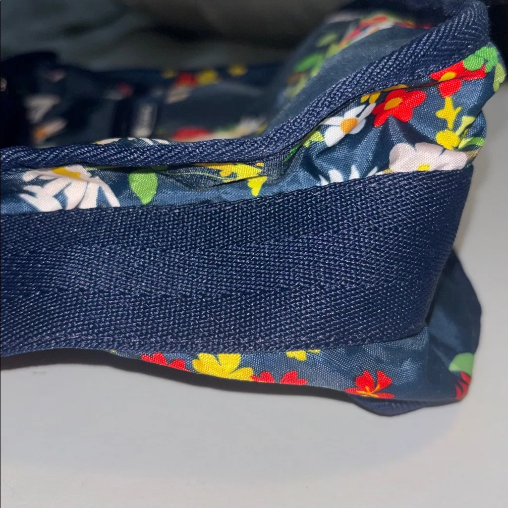 LeSPORT SAC NAVY BLUE FLORAL HOBO BAG ADJUSTABLE STRAP RIP TORN NYLON MATERIAL - Image 5