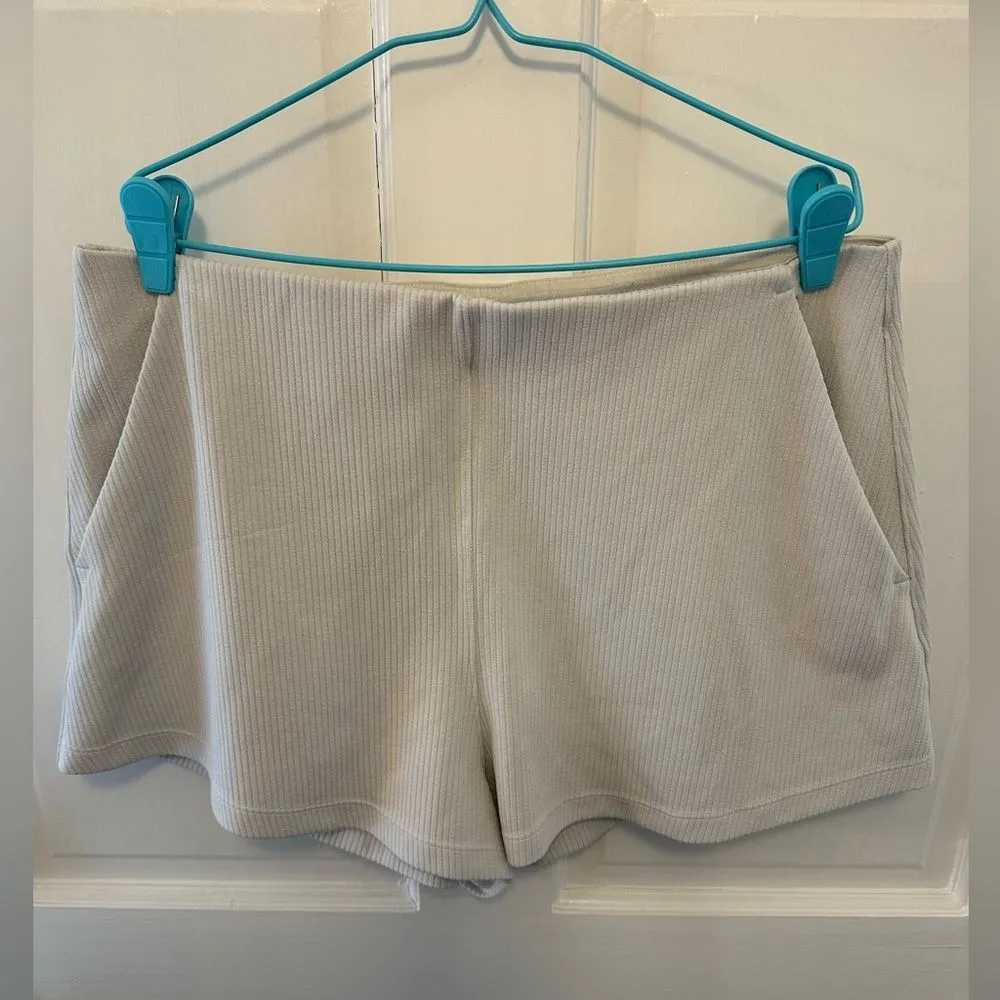 Lululemon  Ribbed Softstreme High-Rise Short 2" Bone 12 - Image 2