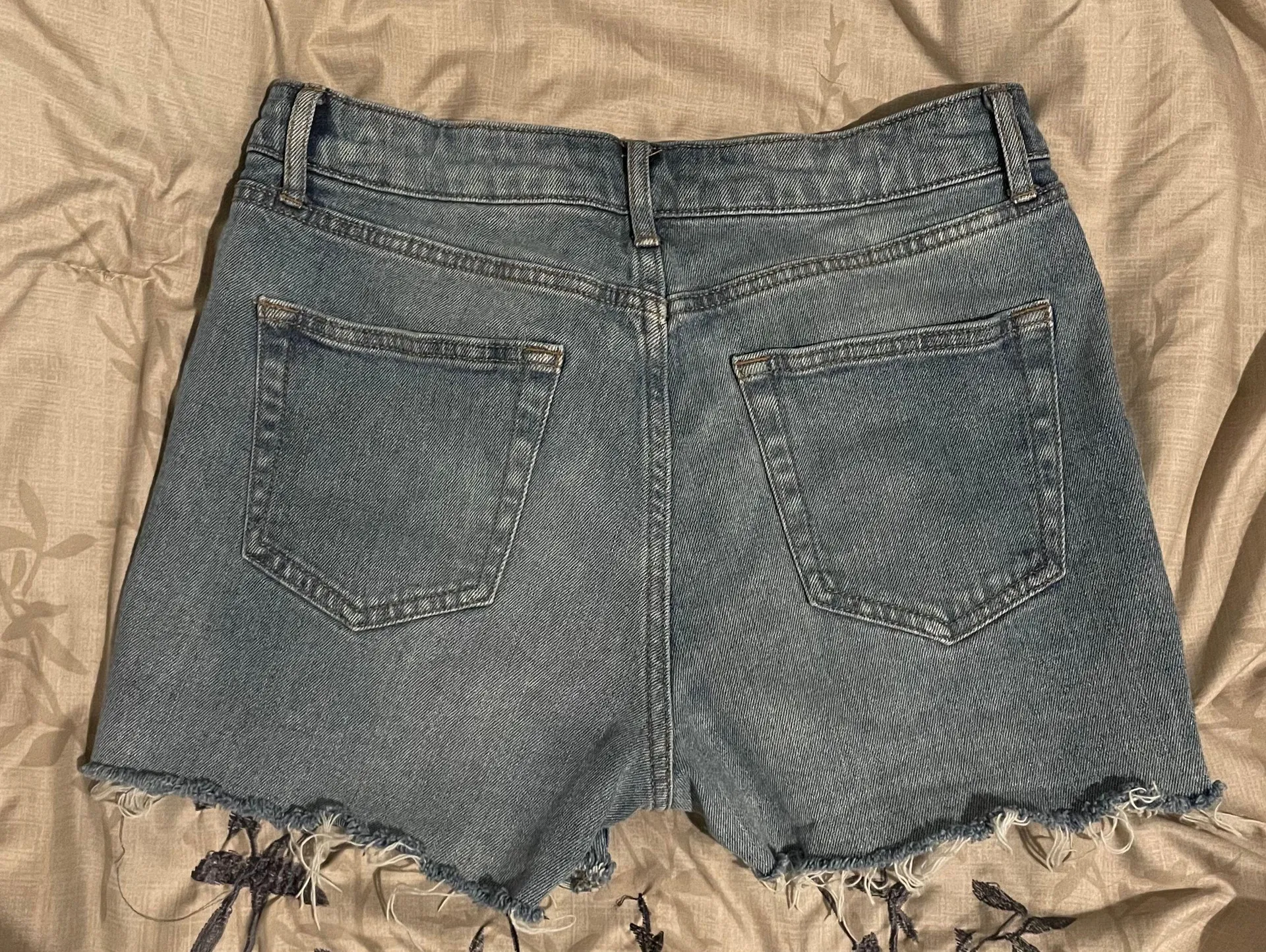 Jean Distressed Shorts Blue Size 4 - Image 4