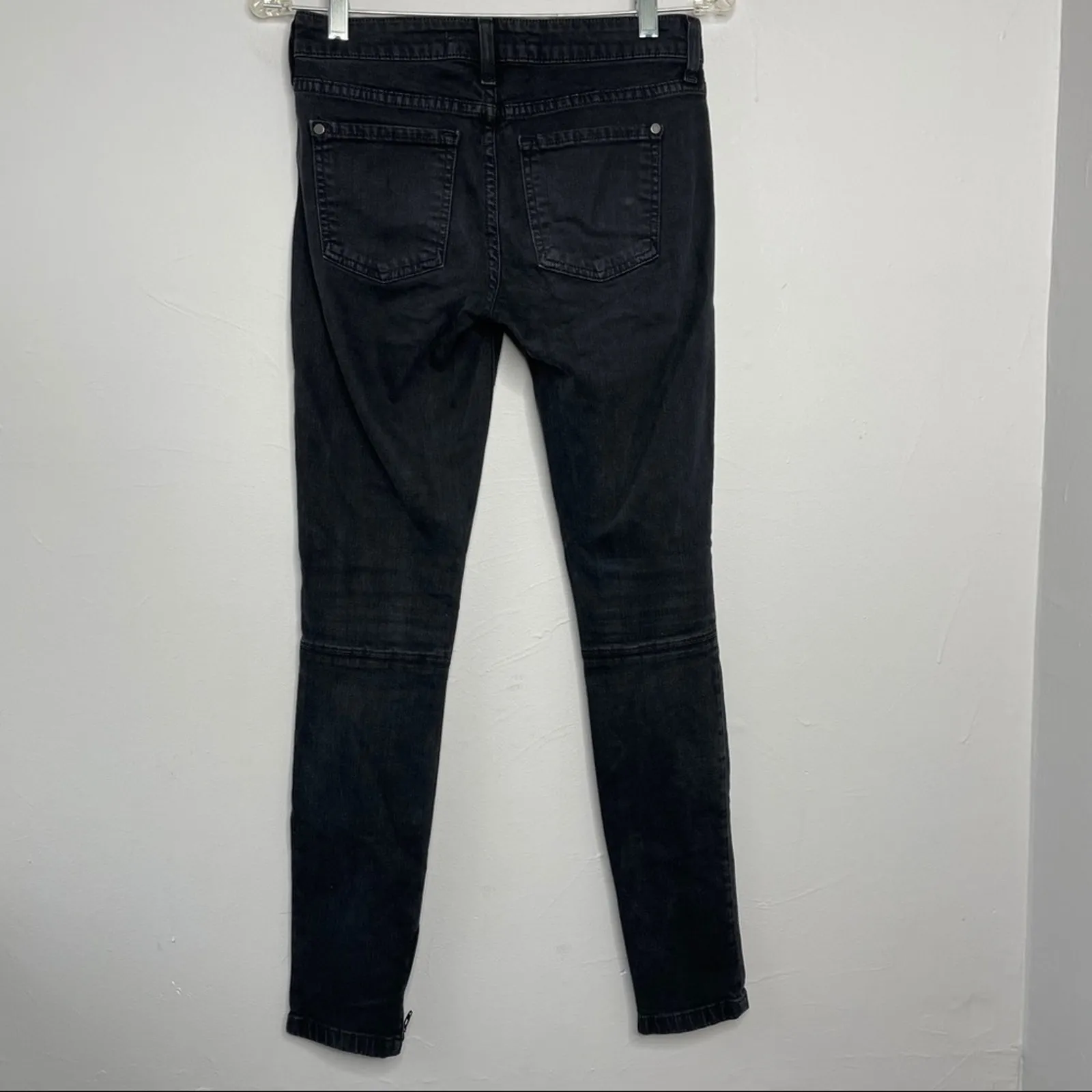 VINCE Black Skinny Jeans Womens Size 26 Black Ankle Zip Quiet Luxury Y2K Revival - Image 7