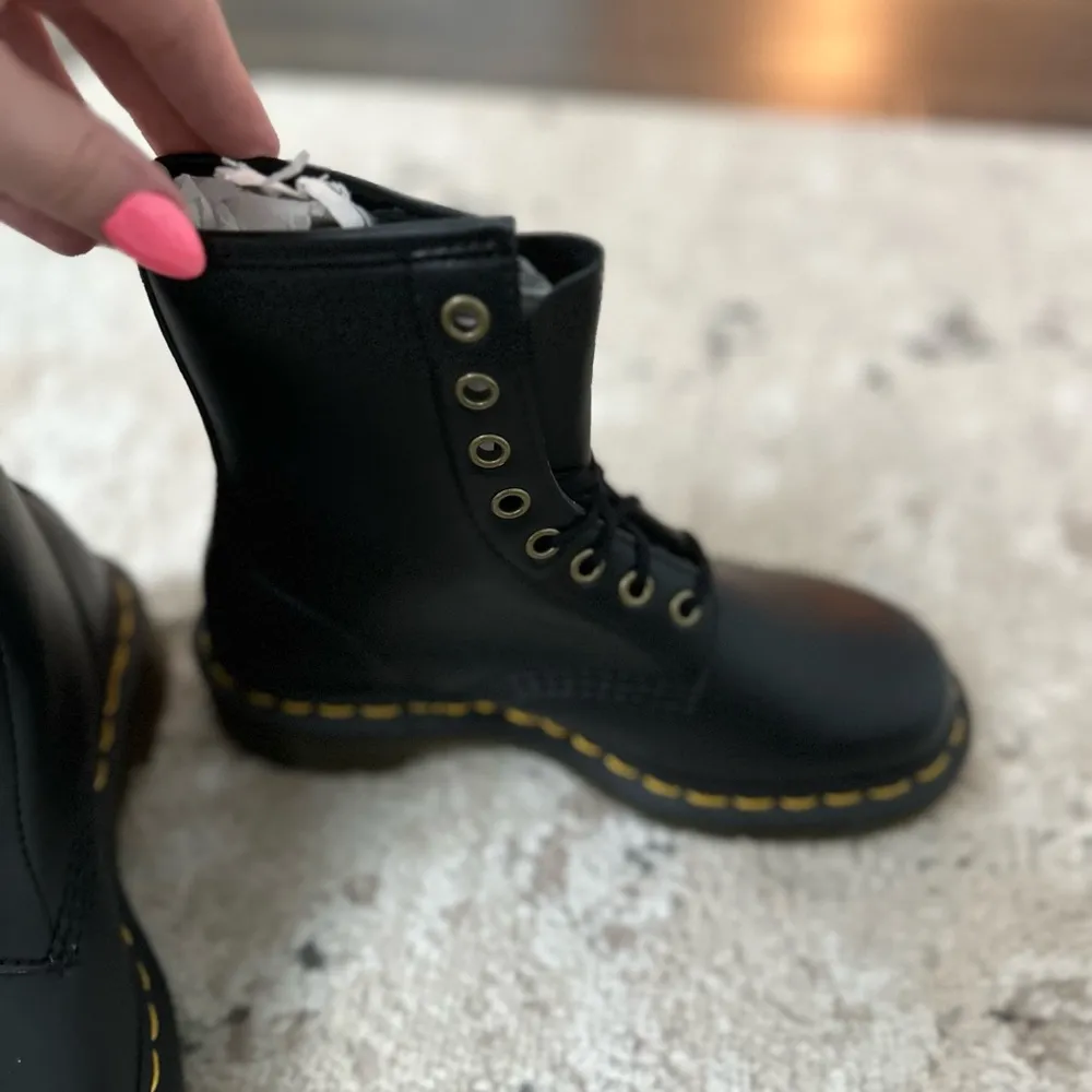 Dr. Martens 1460 Women’s Smooth Leather Lace Up Boots Size 4 - Brand New - Image 4