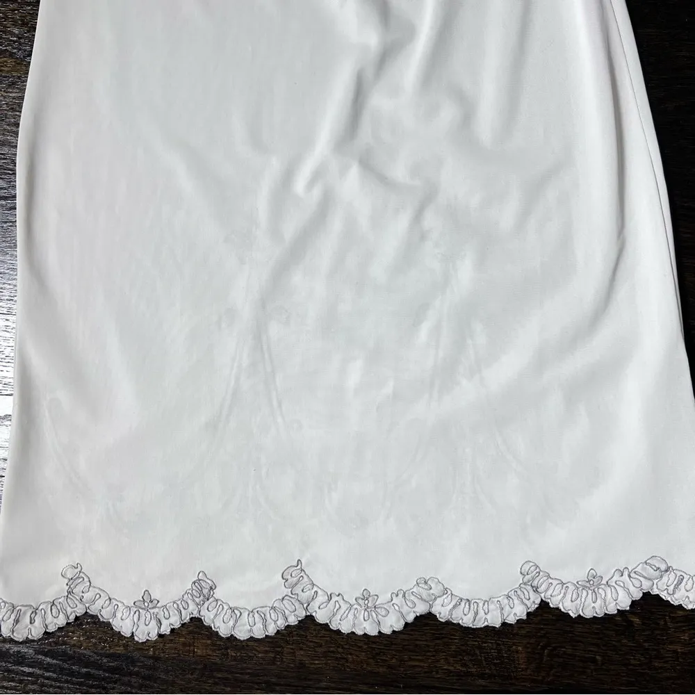 Vintage Deena Fine Lingerie White Embroidered Skirt Slip Size M - Image 9