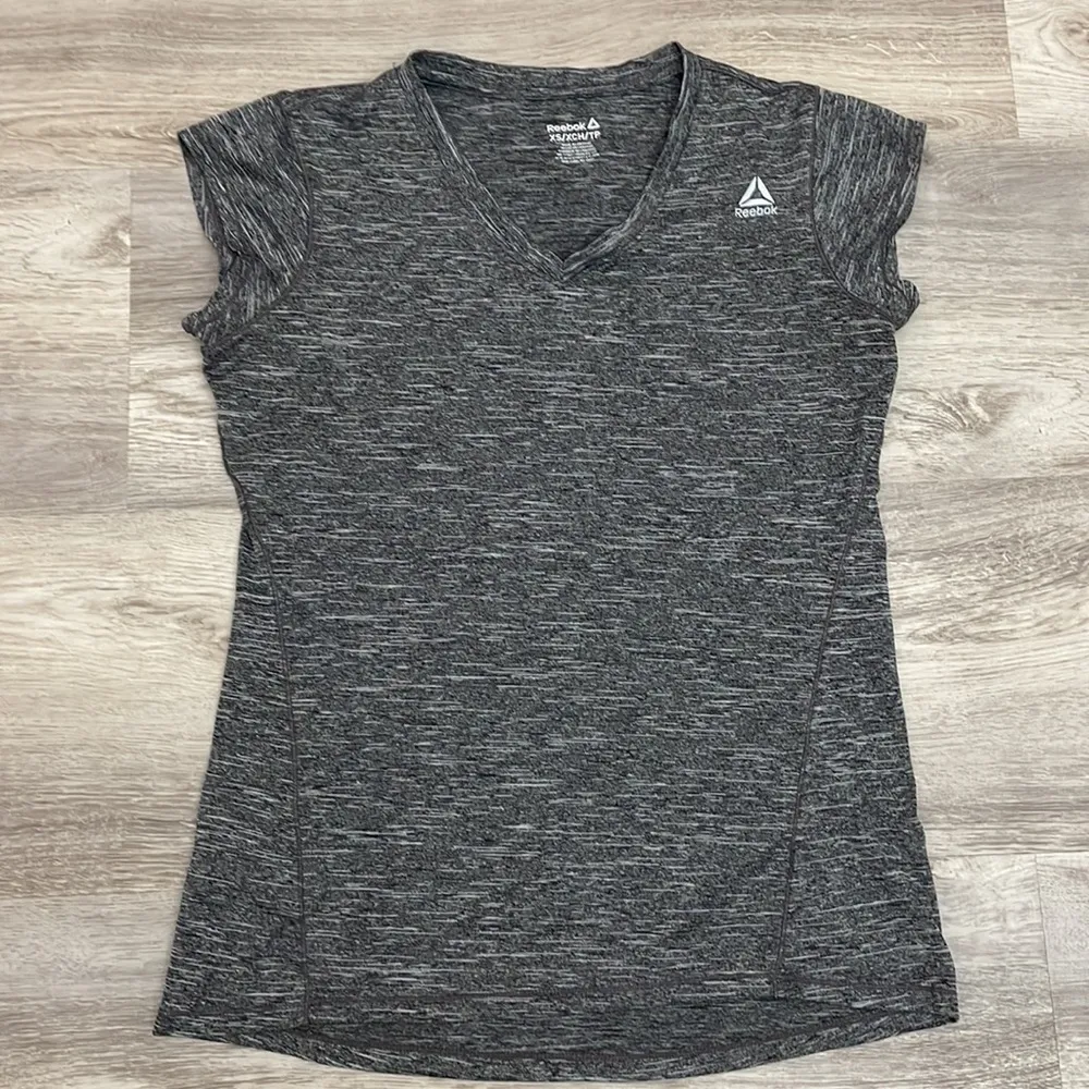 Heather Gray Women’s Short Sleeve V-Neck T-Shirt Size XS - Image 6