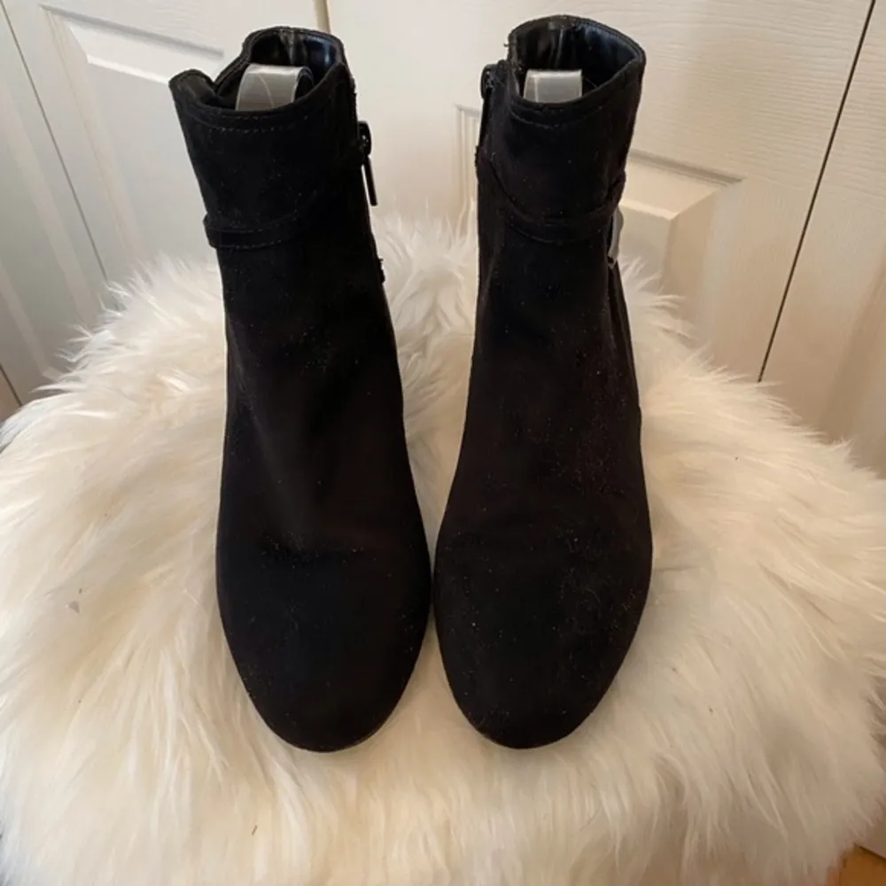 Impo black boots size 7M only worn a couple of times - Image 3