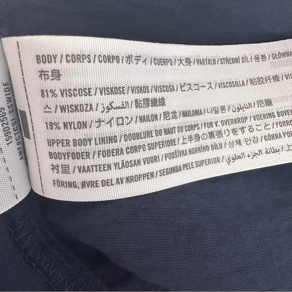 Abercrombie & Fitch Women’s Navy Blue Tiered Halter Maxi Dress Size MP - Image 6