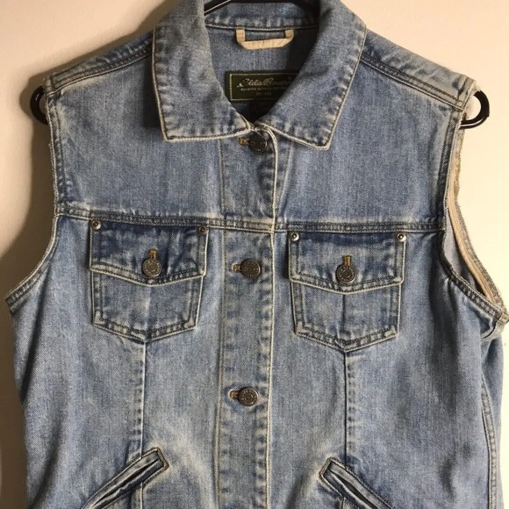 Eddie Bauer button down denim vest with cutoff sleeves size small - Image 2