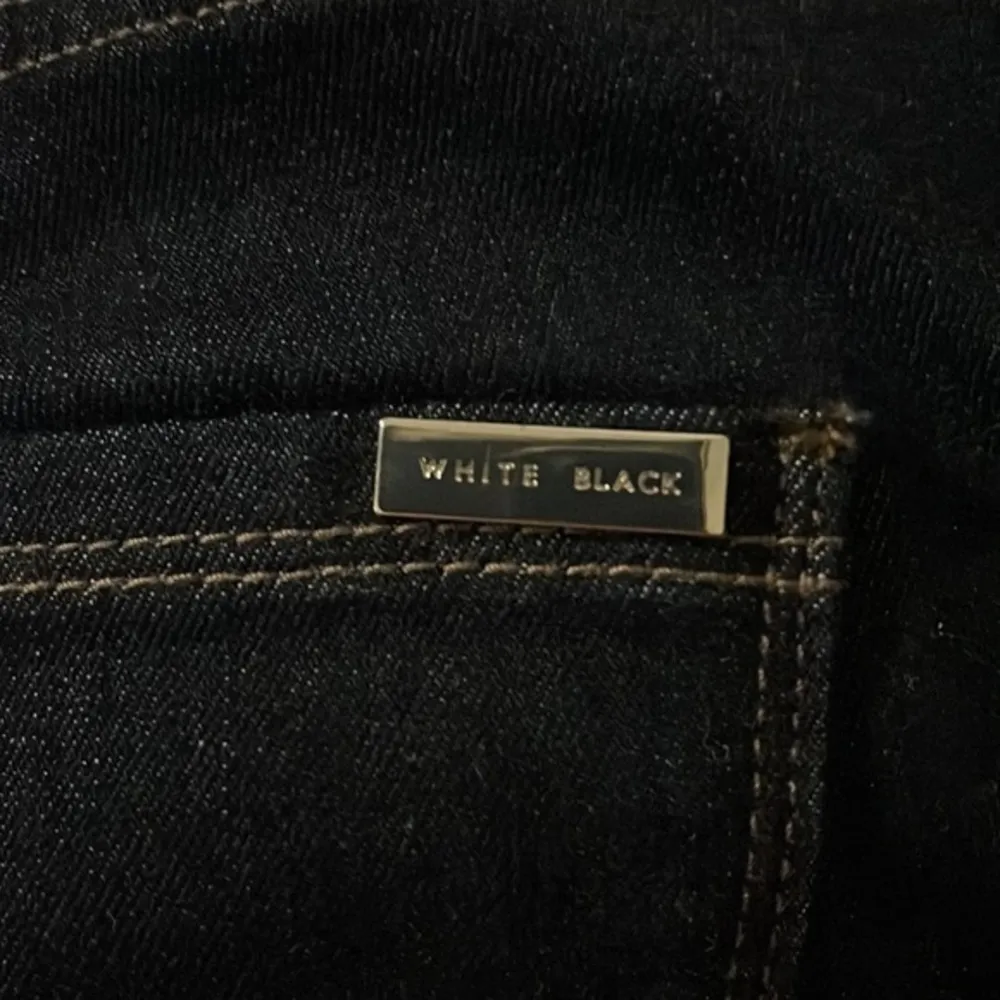 WHBM Skinny Jeans Size 0 Dark Blue EUC NC #1489 WHITE HOUSE BLACK MARKET - Image 4