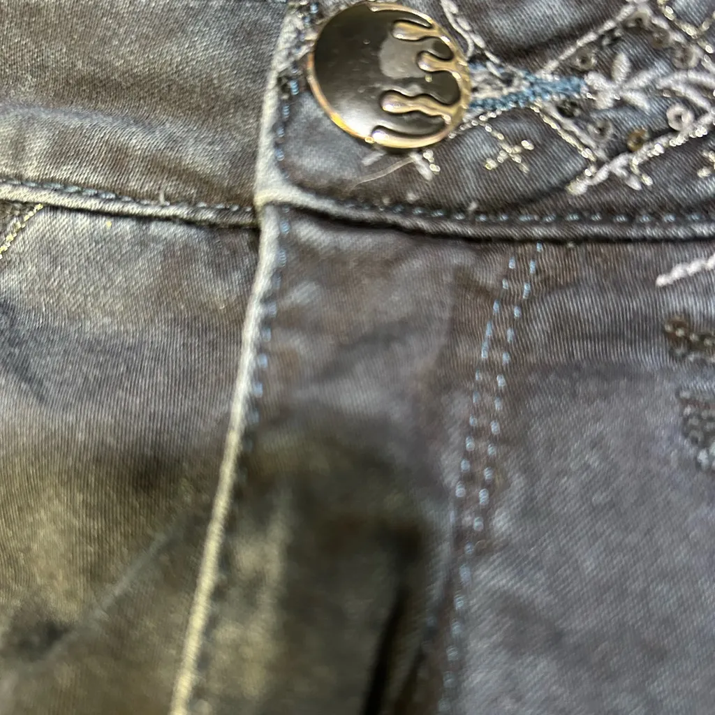 Tricotto Dark Blue Skinny Jeans with Heart Accents Size 4 - Image 6