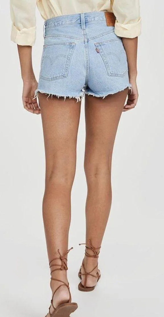 Levi’s 501 High-Rise Shorts Denim Light Wash - Image 2