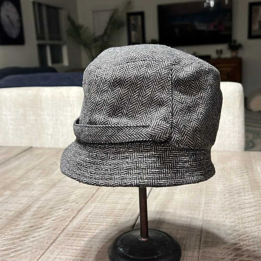 Coldwater Creek women’s chevron tweed black and gray hat. Sherlock Holmes style - Image 4