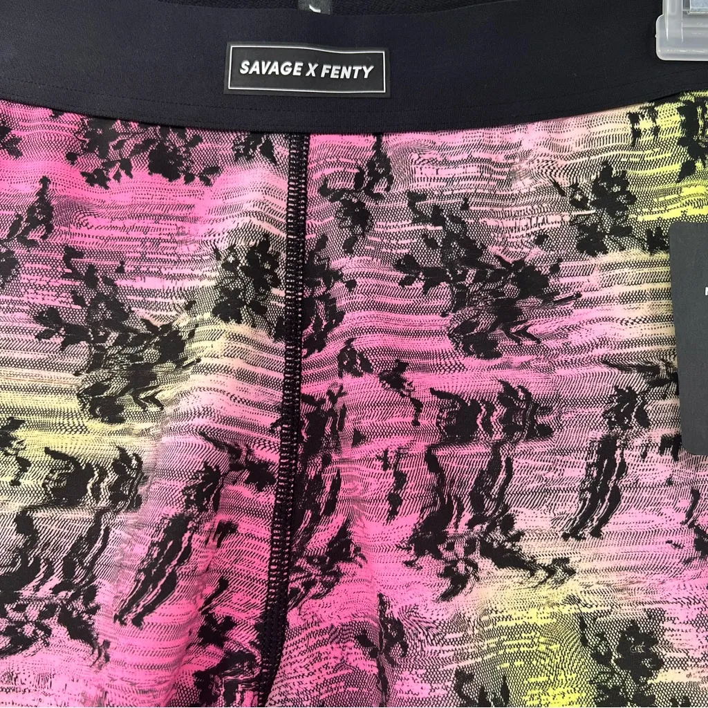 Savage X Fenty flow high waist trimmed legging size Small NWT by Rihanna Pink - Image 2
