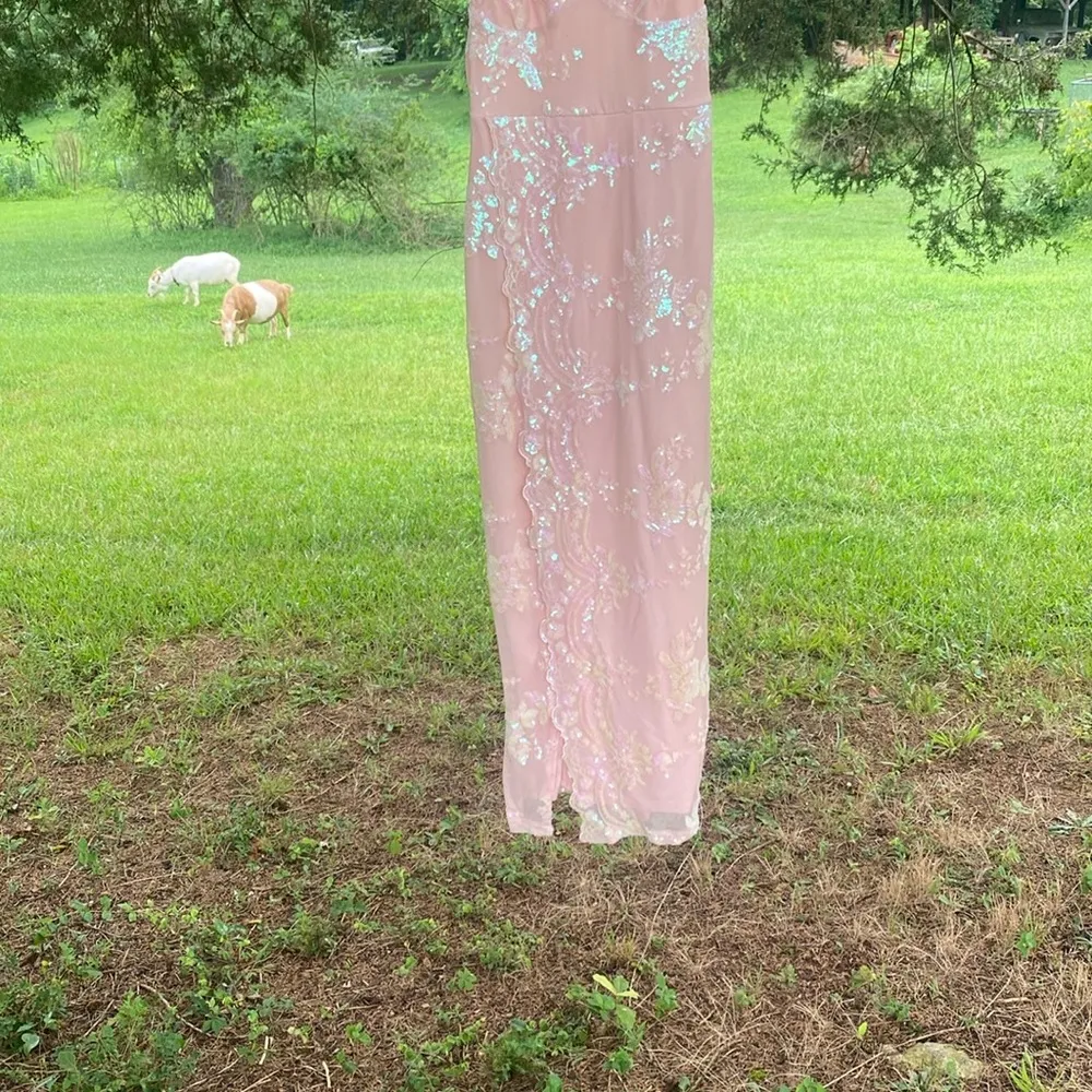 Elegant Blush Pink Lace Gown Size L - Image 2
