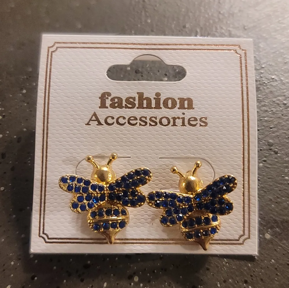 NWT! Fashion Accessories Blue Gold Rhinestone Bumble Bee Earrings NEW - Image 5